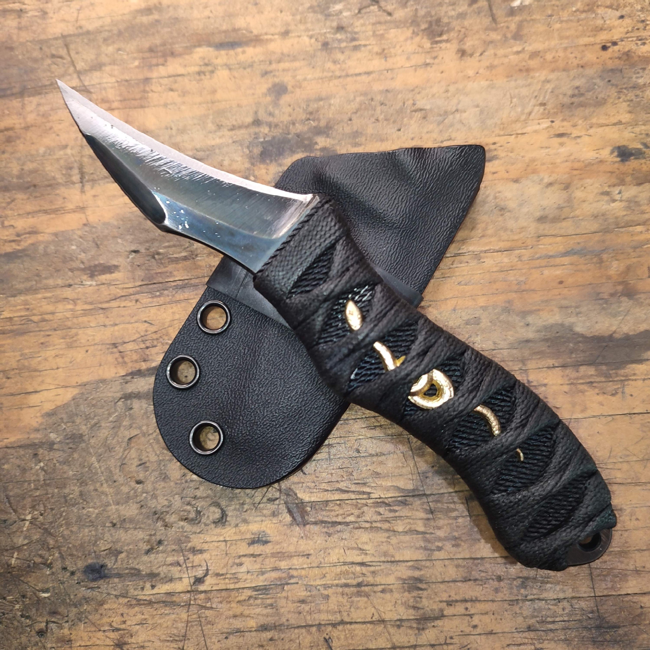 Mamushi Mini Black Blade, Black on Black Japanese Wrap, Gold Menuki