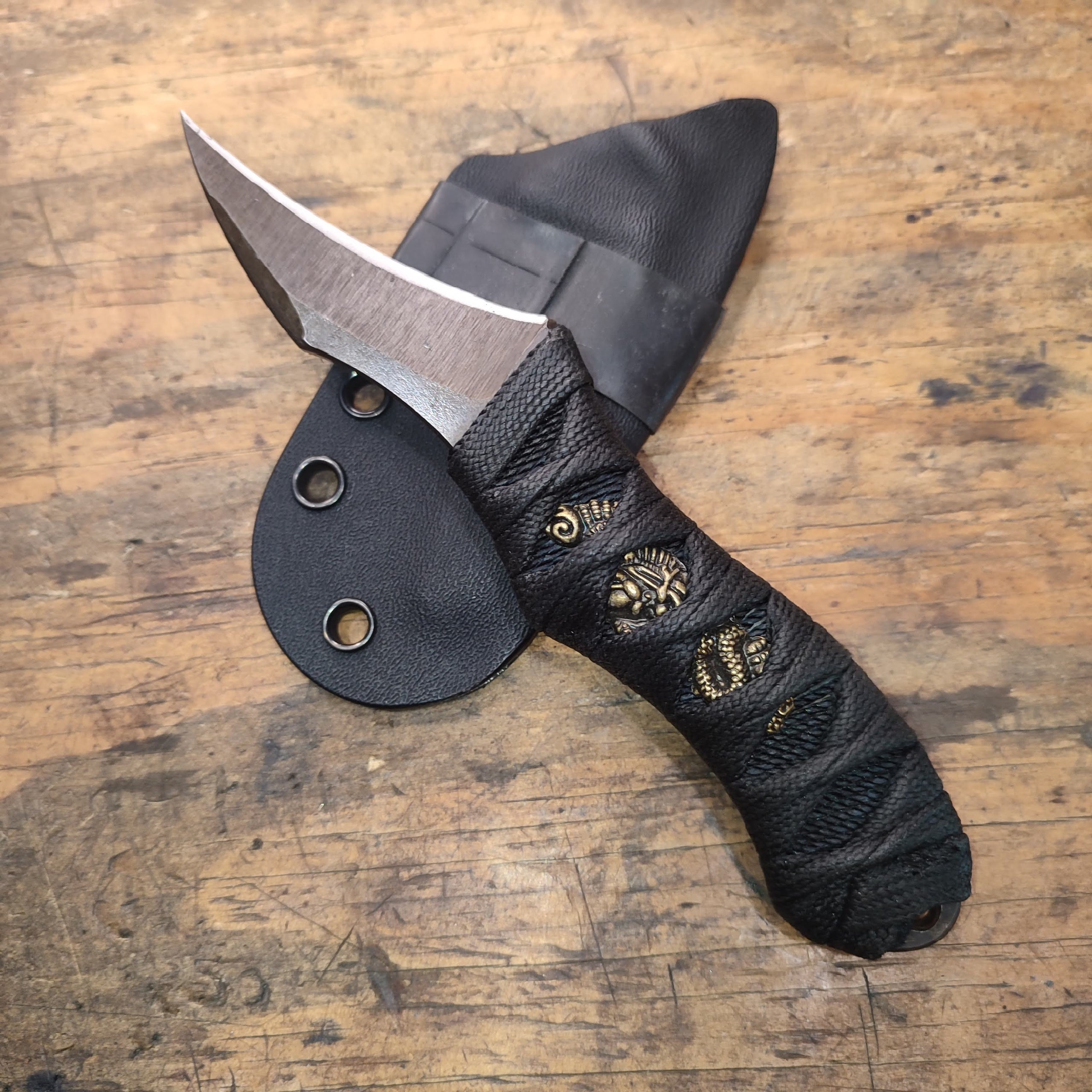 Mamushi Mini Apocalyptic Blade, Black on Black Japanese Wrap, Brass
